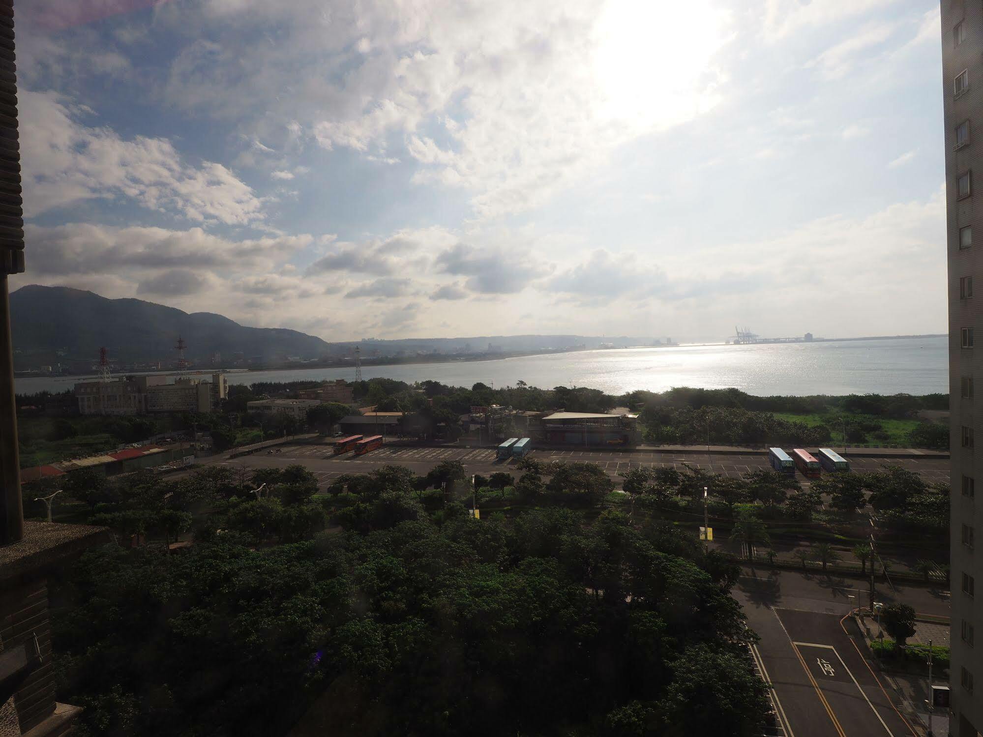 Sunrise Business Hotel - Tamsui Exterior photo